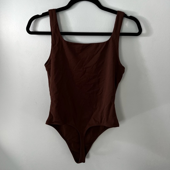 Babaton contour medium bodysuit - only worn a handful of times doesn’t fit - Picture 2 of 2